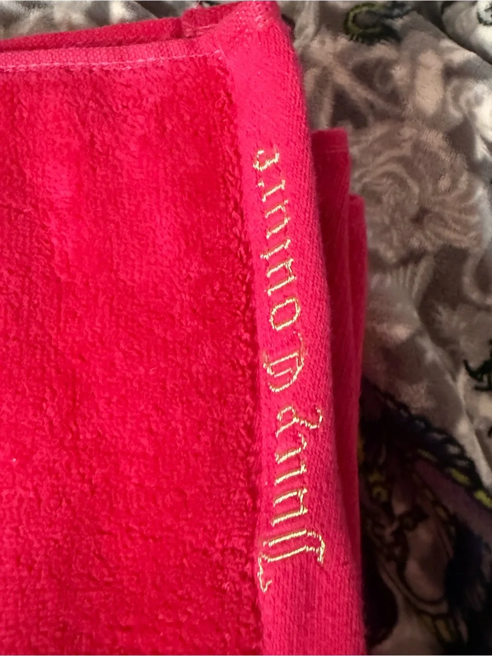 Juicy Couture Hot Pink Bath Towels & Hand Towels – New with Tags